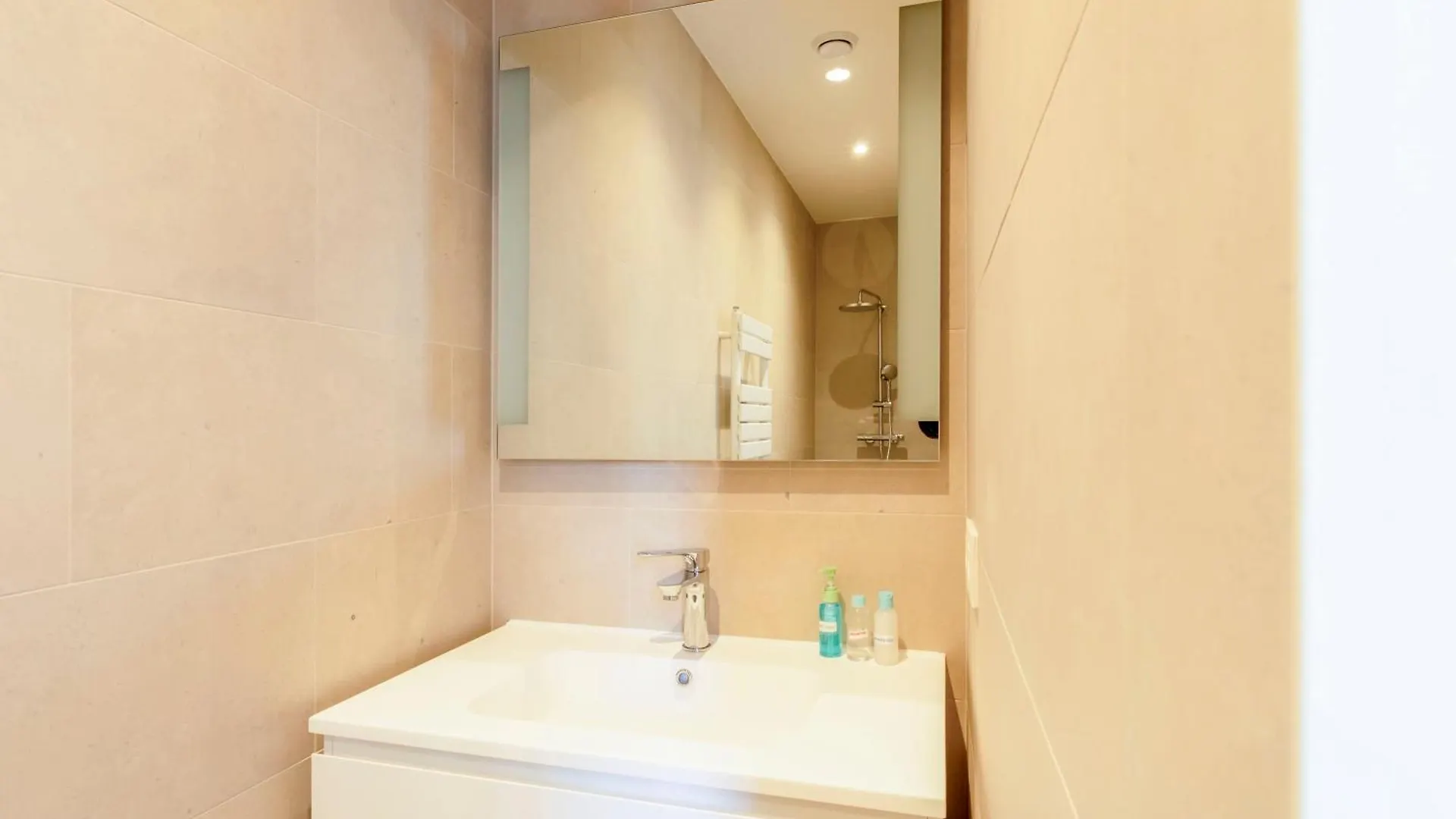 Ereva Seaside 2 Bedroom Duplex Modern Apartment Ostend