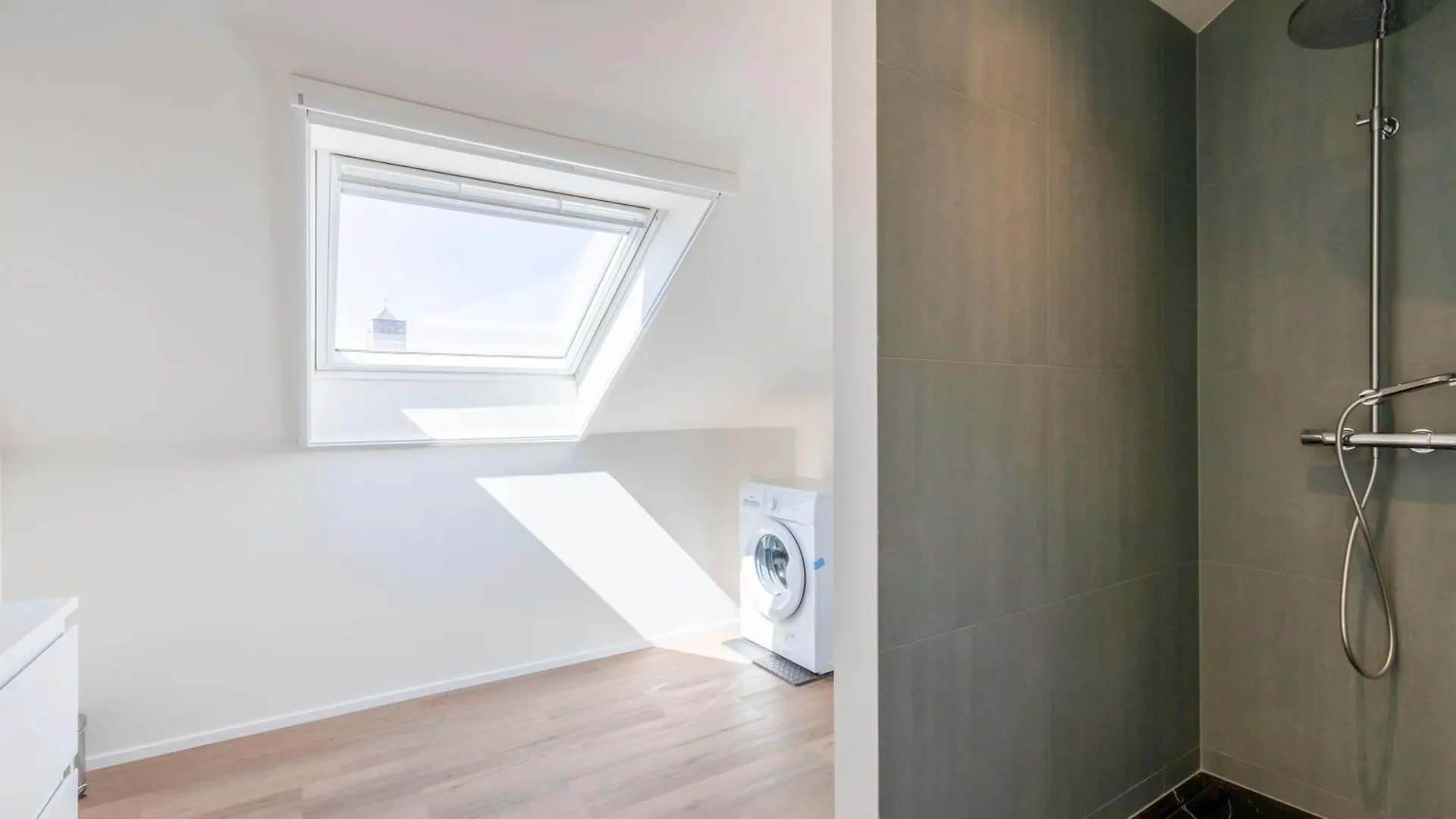 Ereva Seaside 2 Bedroom Duplex Modern Apartment Ostend