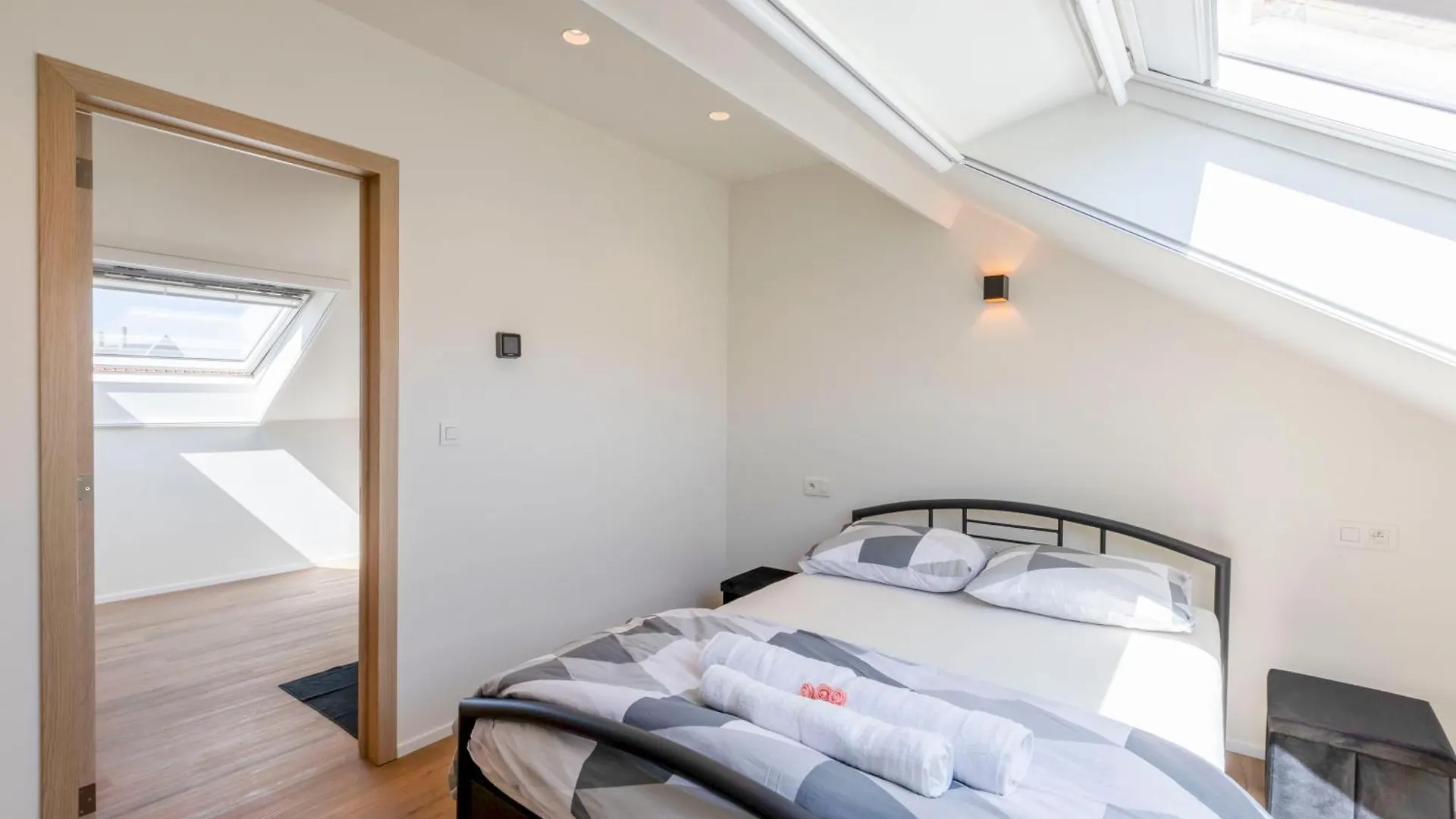 Ereva Seaside 2 Bedroom Duplex Modern Apartment Ostend