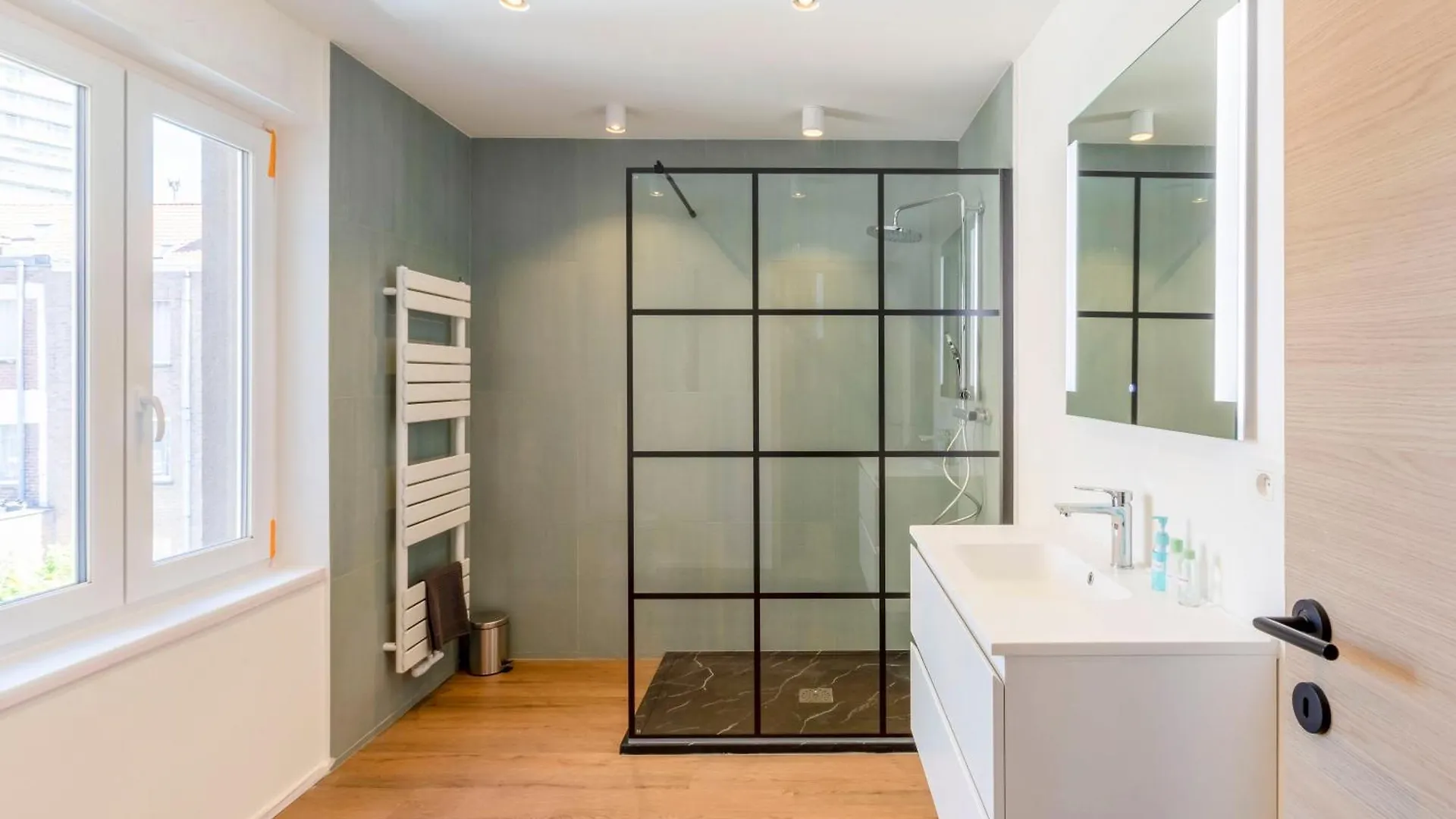 Ereva Seaside 2 Bedroom Duplex Modern Apartment Ostend